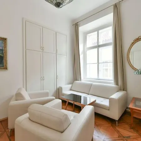 5 Single Confortable Beds At Charles Bridge Appartamento Praga